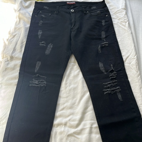 Men's Perruzo Distressed Jeans - Picture 1 of 5
